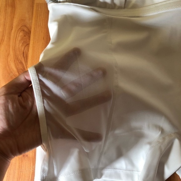 TAIL skort with side inserts & Ruffle Hem Tenniscore size M - Picture 9 of 12